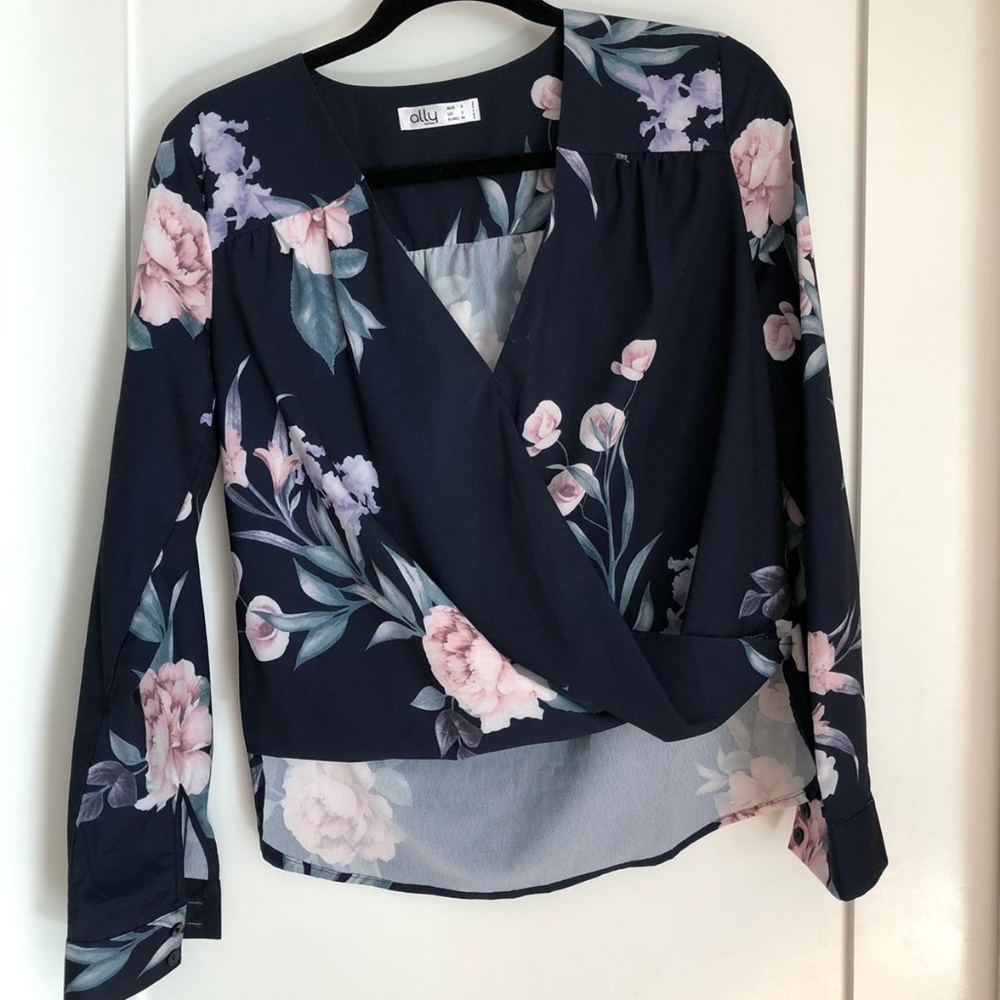 Floral Navy Blouse Cropped